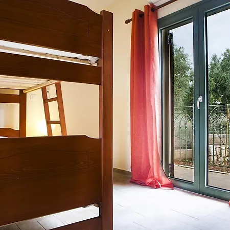 Trapezaki Captains Villa Mousata